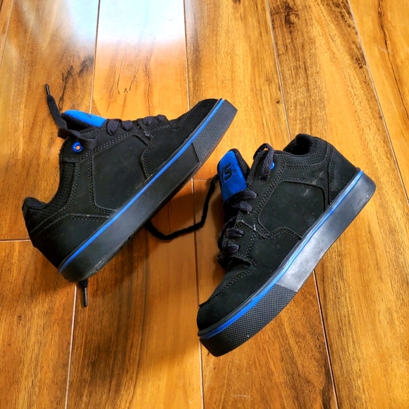 HEELYS Black/Royal Blue Skate Shoes - Youth 4 - Picture 2 of 10